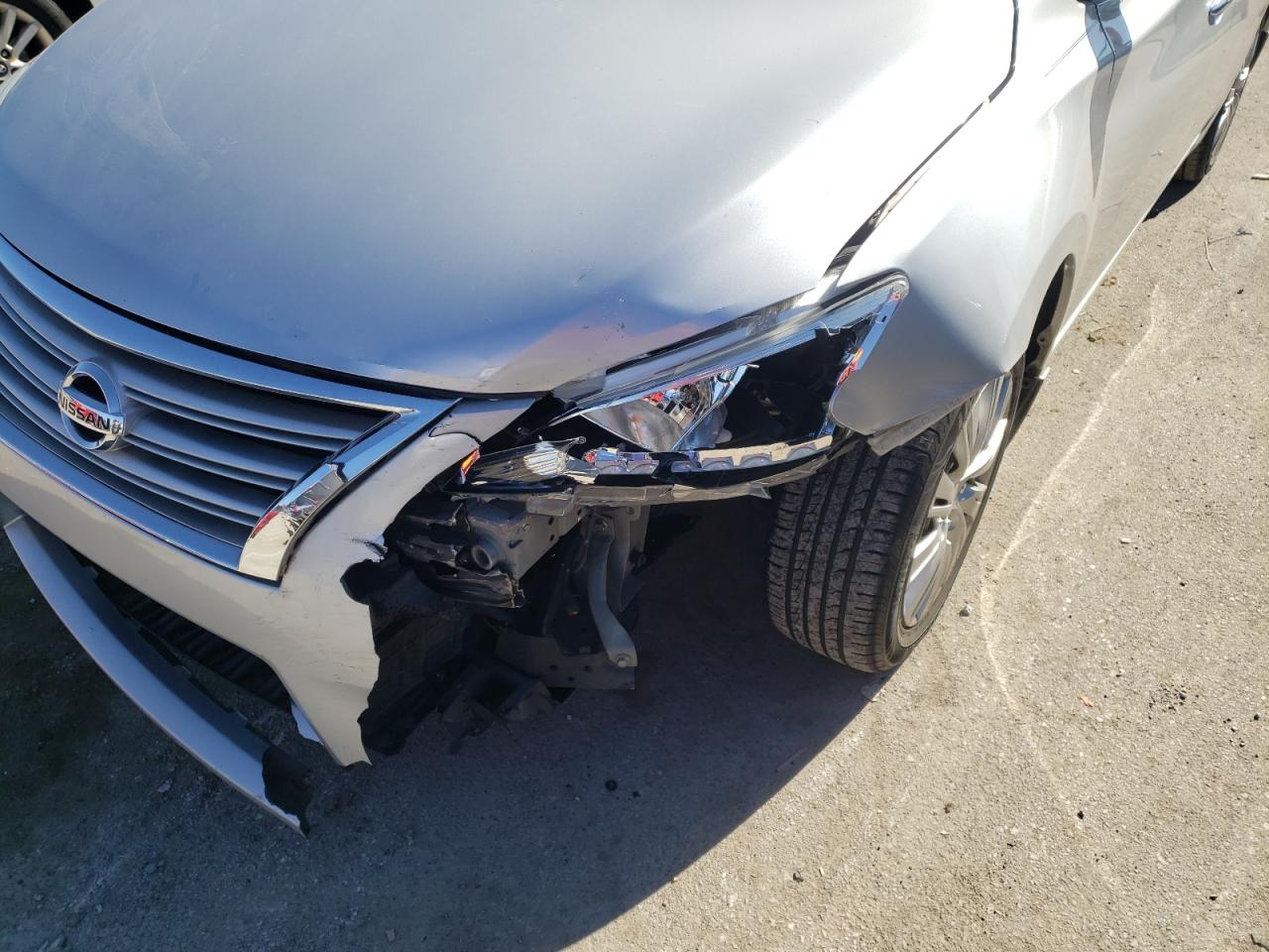 Photo 9 from auction – 2015 NISSAN SENTRA S with VIN 3N1AB7AP1FY364612