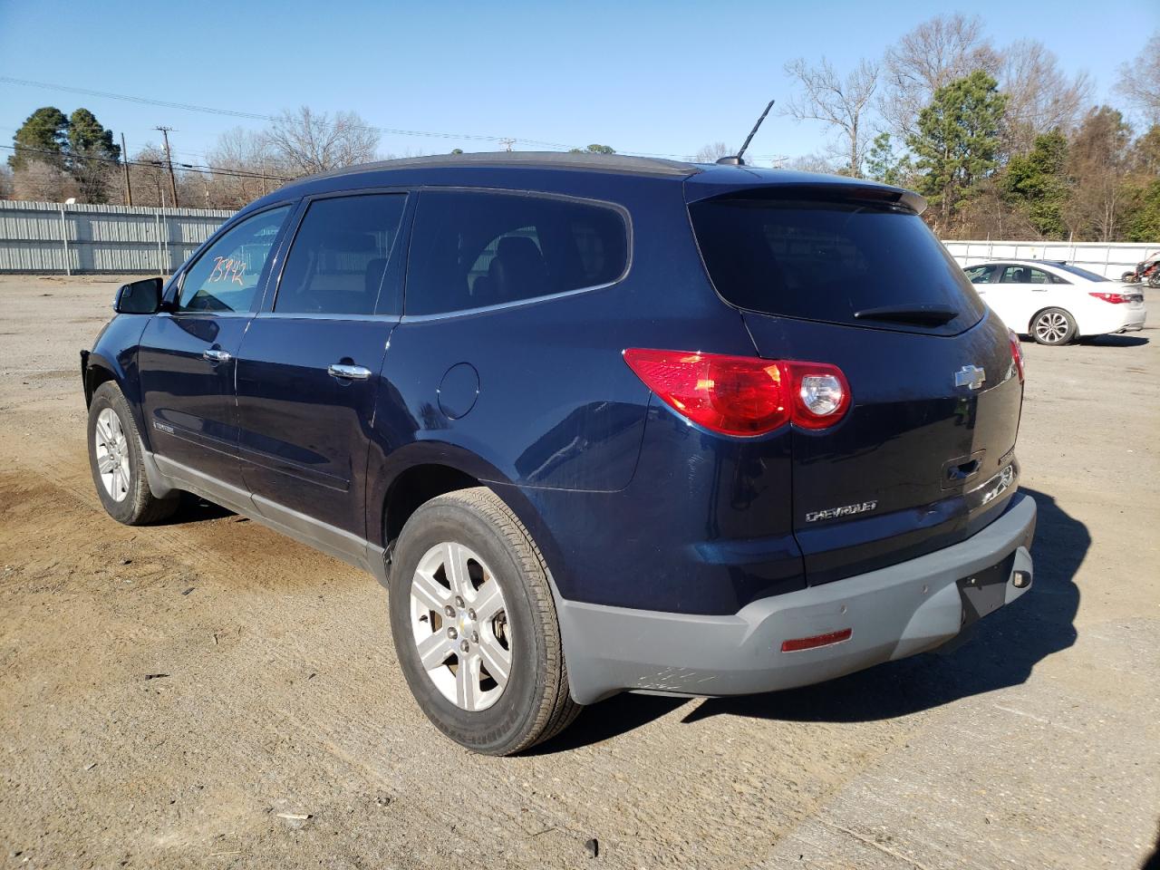 Photo 3 from auction – 2009 CHEVROLET TRAVERSE L with VIN 1GNER23D09S162418
