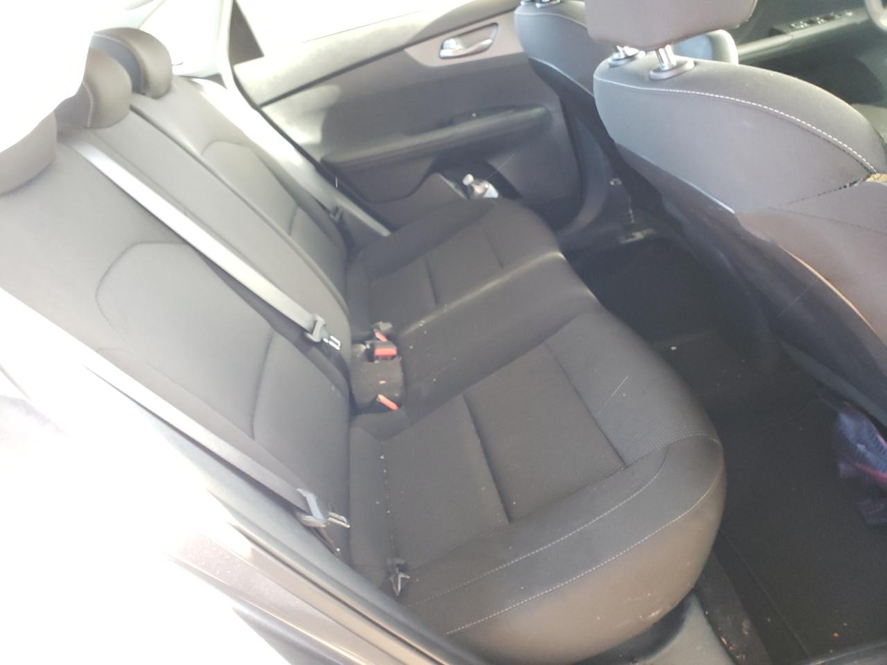 Photo 6 from auction – 2021 KIA FORTE FE with VIN 3KPF24AD9ME361351