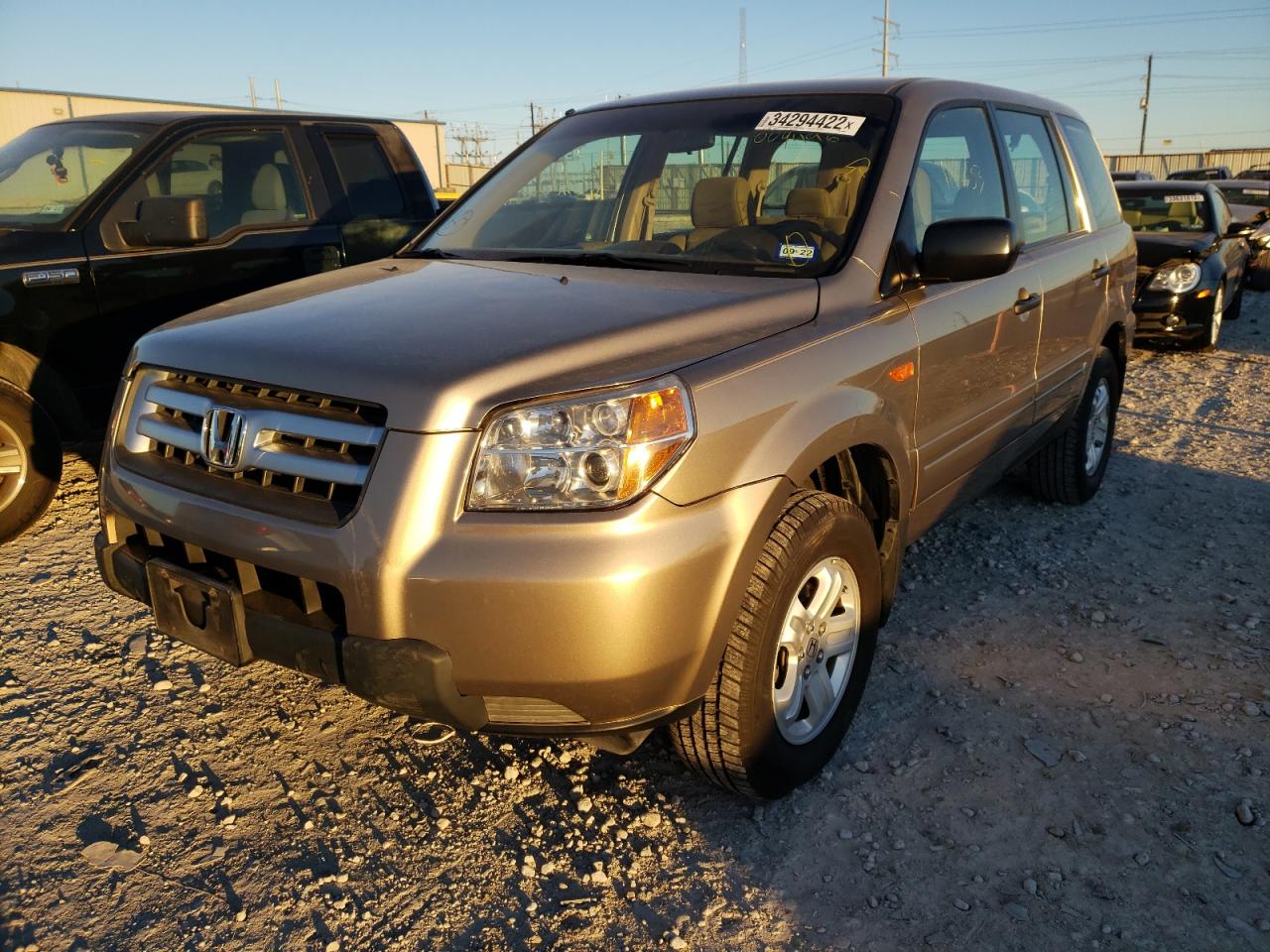Photo 2 from auction – 2006 HONDA PILOT LX with VIN 5FNYF28146B009496