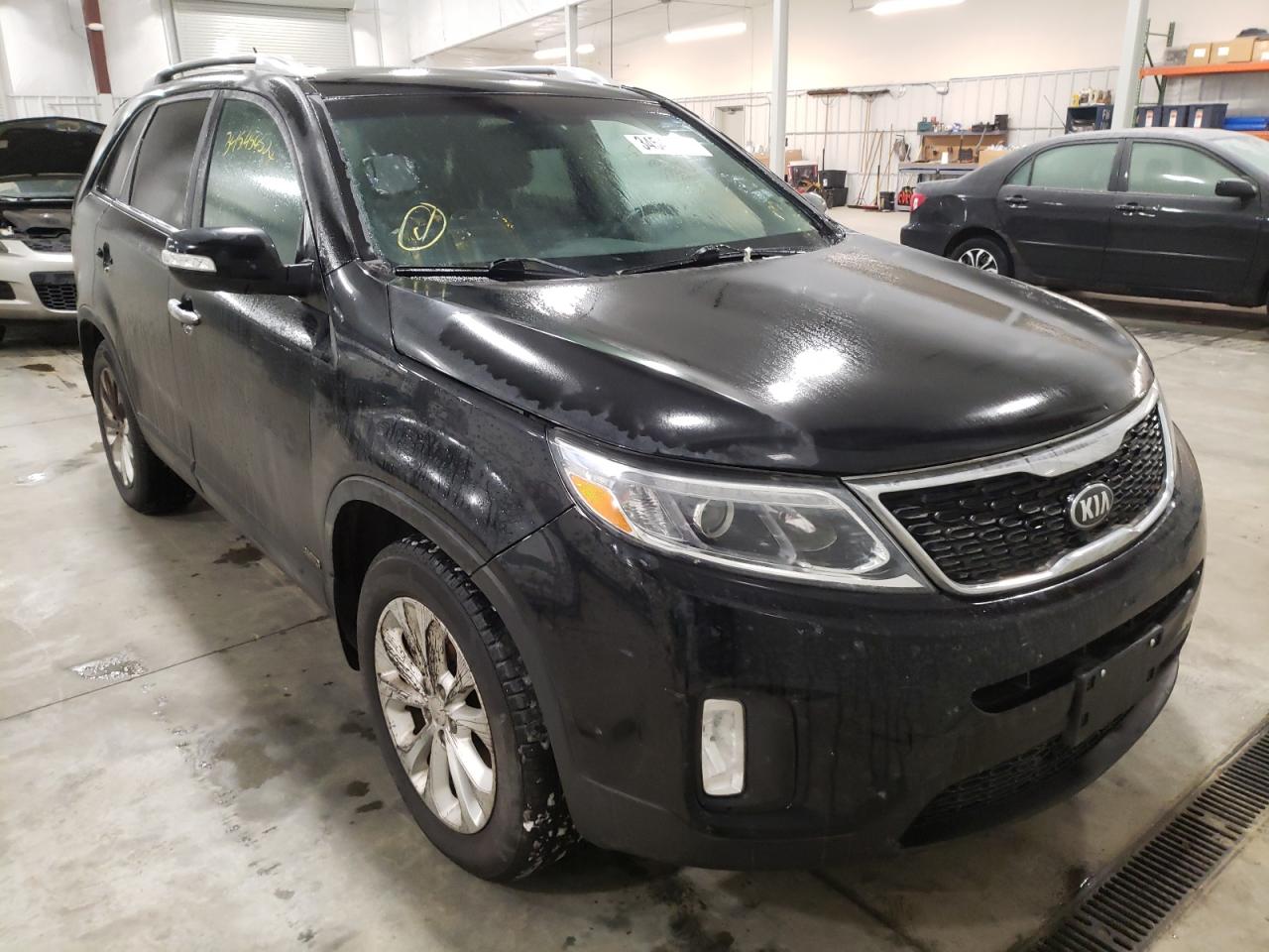 Photo 1 from auction – 2014 KIA SORENTO EX with VIN 5XYKUDA73EG490838