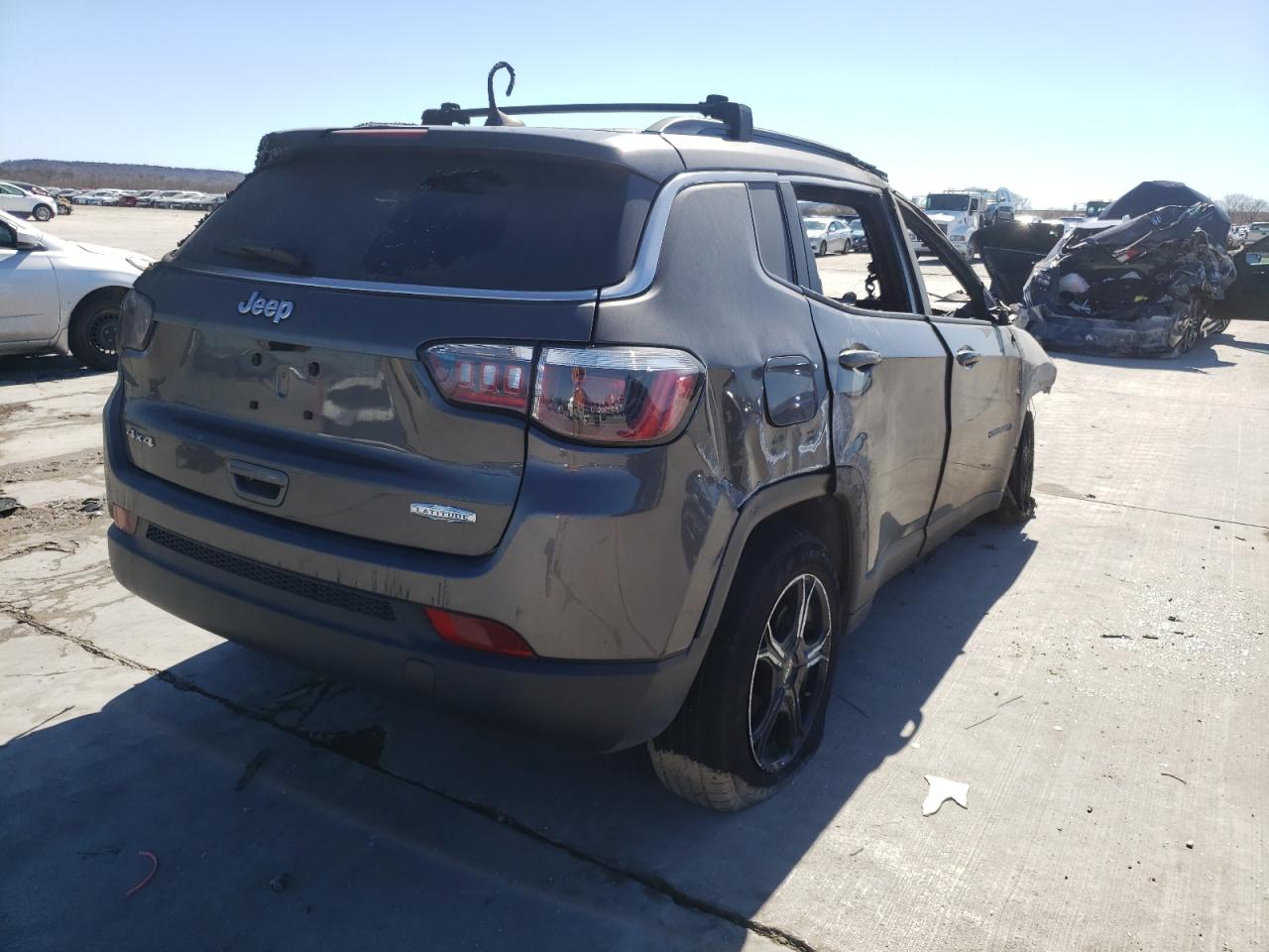 Photo 4 from auction – 2018 JEEP COMPASS LA with VIN 3C4NJDBB7JT270789