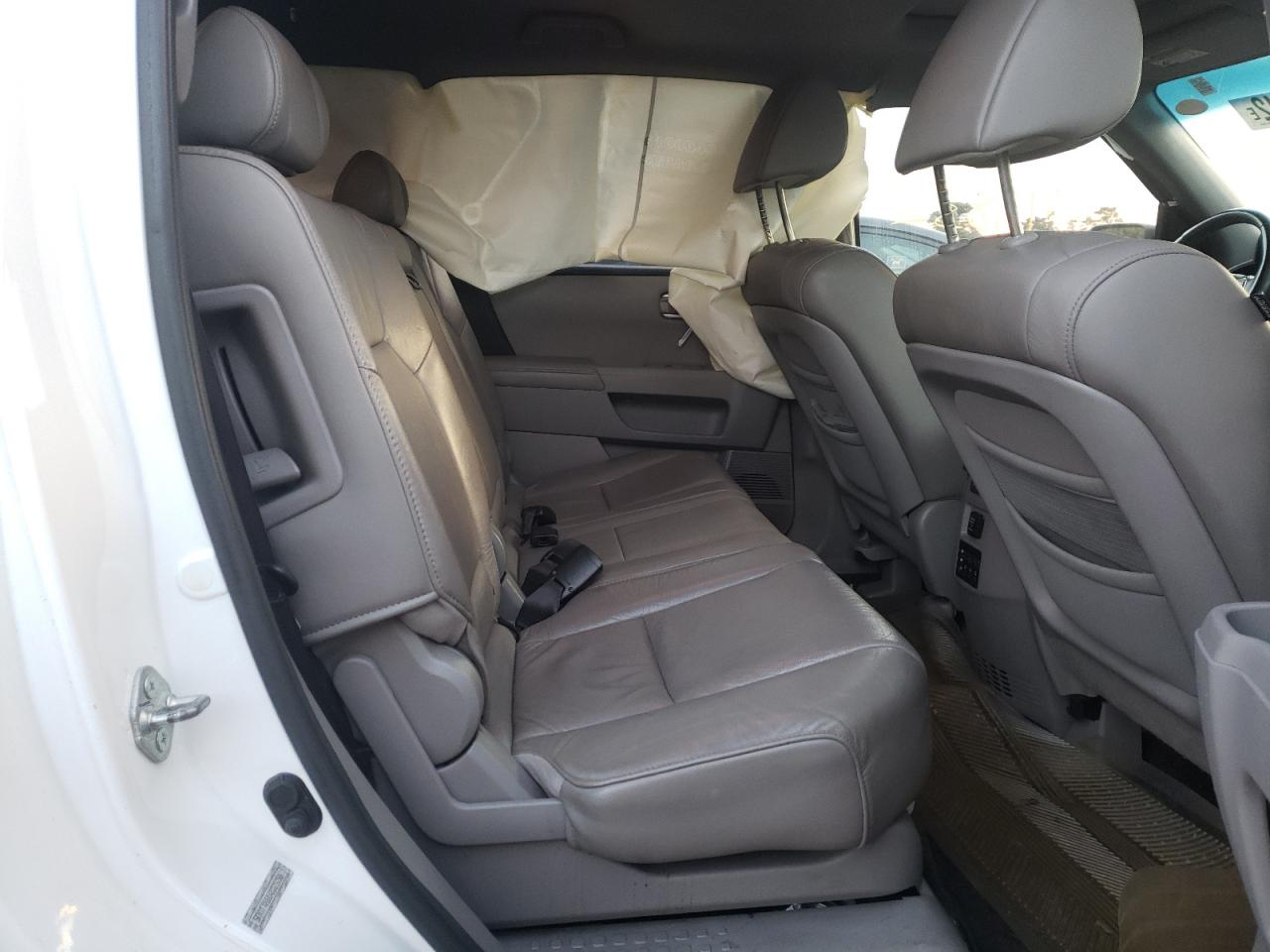 Photo 6 from auction – 2010 HONDA PILOT EXL with VIN 5FNYF4H61AB025056