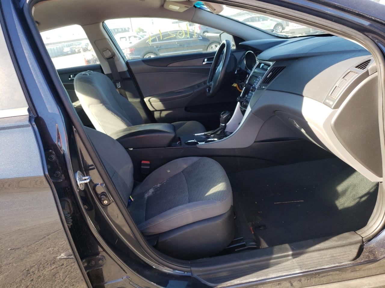 Photo 5 from auction – 2011 HYUNDAI SONATA GLS with VIN 5NPEB4AC0BH060754