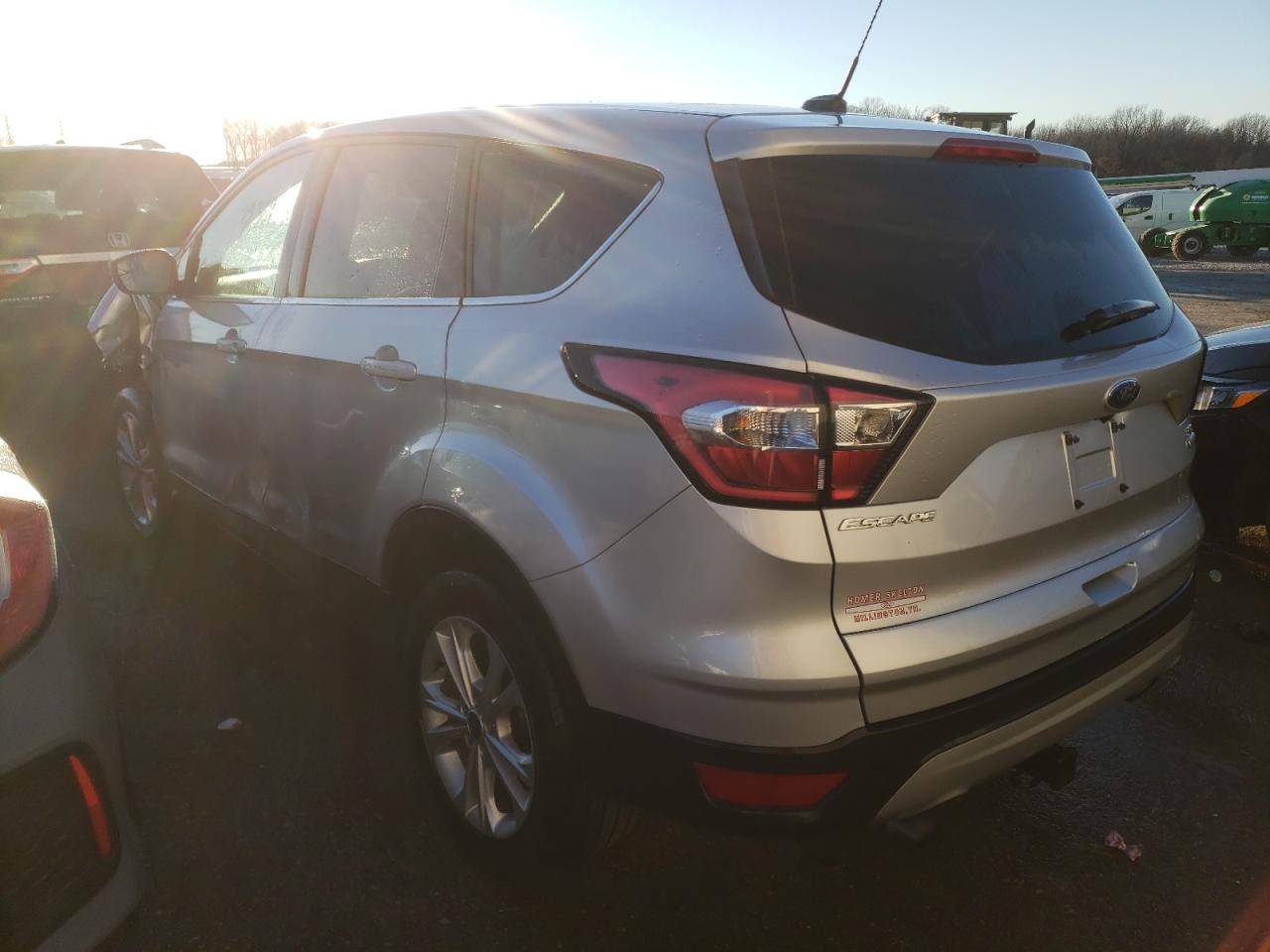Photo 3 from auction – 2017 FORD ESCAPE SE with VIN 1FMCU0GD8HUC18746