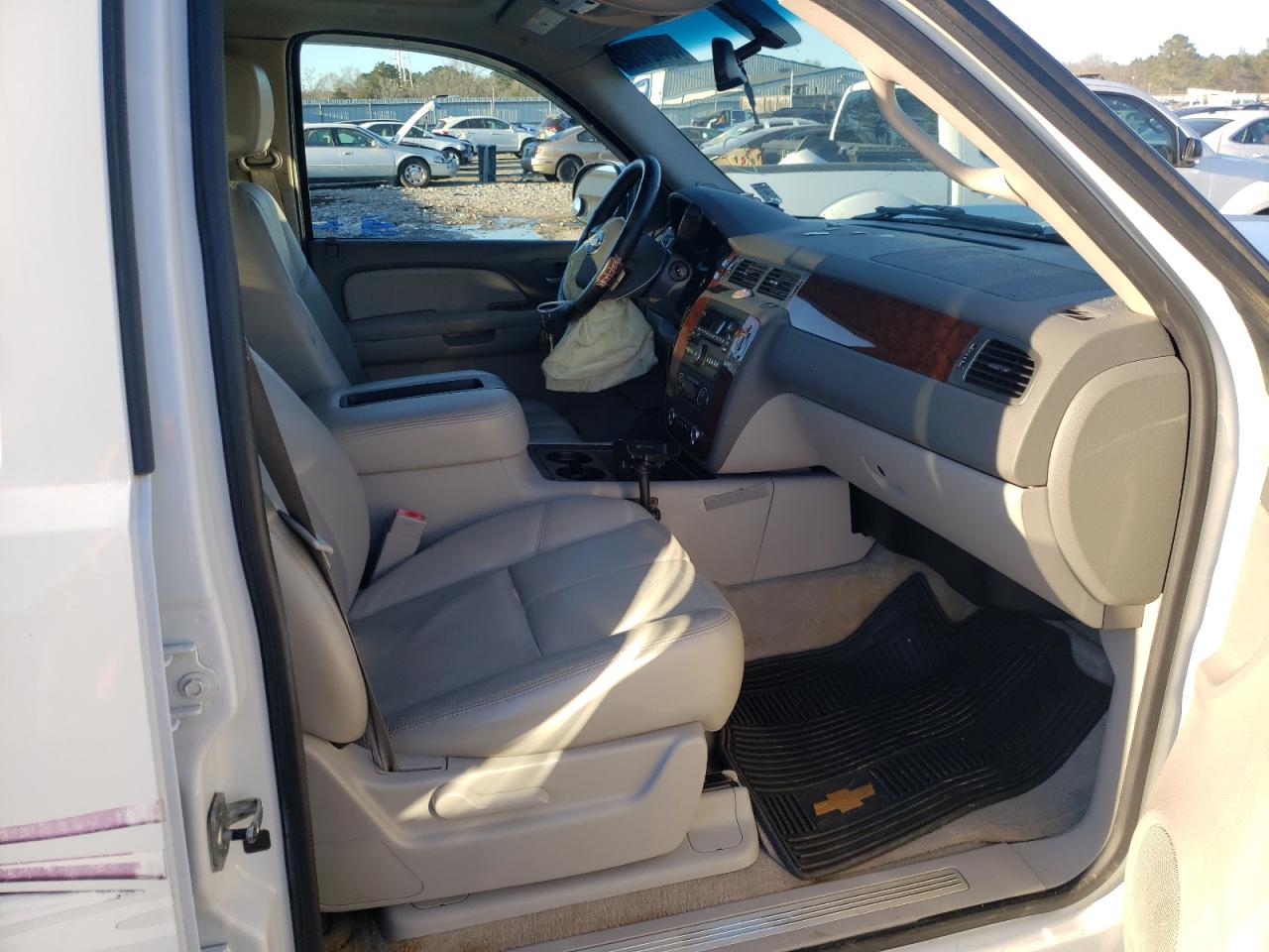 Photo 5 from auction – 2007 CHEVROLET AVALANCHE with VIN 3GNEC12J67G296390