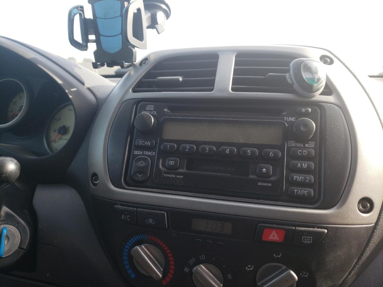Photo 9 from auction – 2002 TOYOTA RAV4 with VIN JTEHH20V920170438