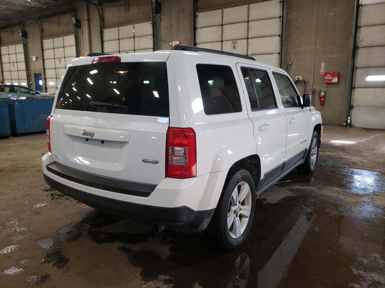 Photo 4 from auction – 2015 JEEP PATRIOT LA with VIN 1C4NJPFB2FD226773