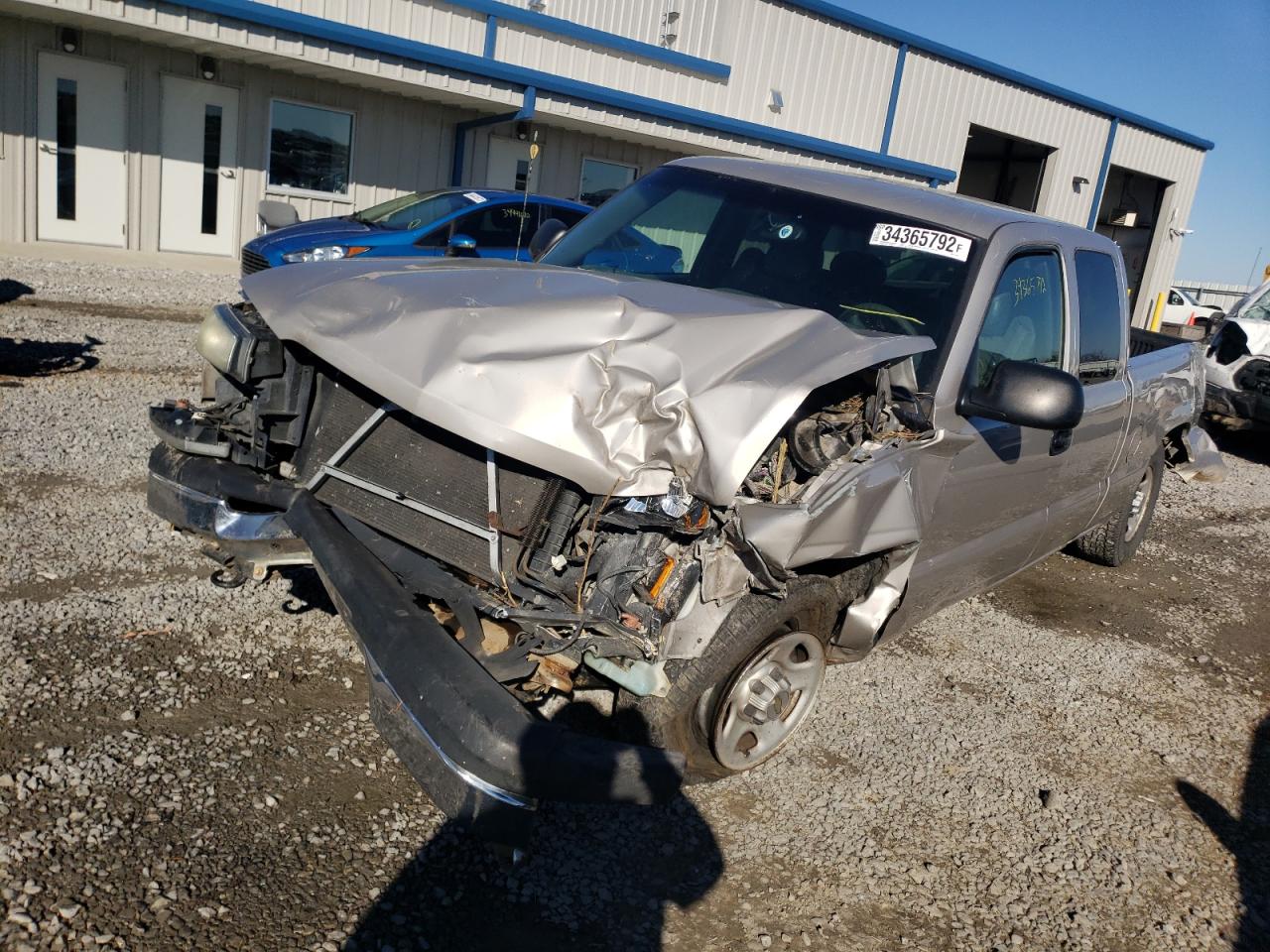 Photo 2 from auction – 2004 CHEVROLET SILVERADO with VIN 1GCEC19X54Z222456