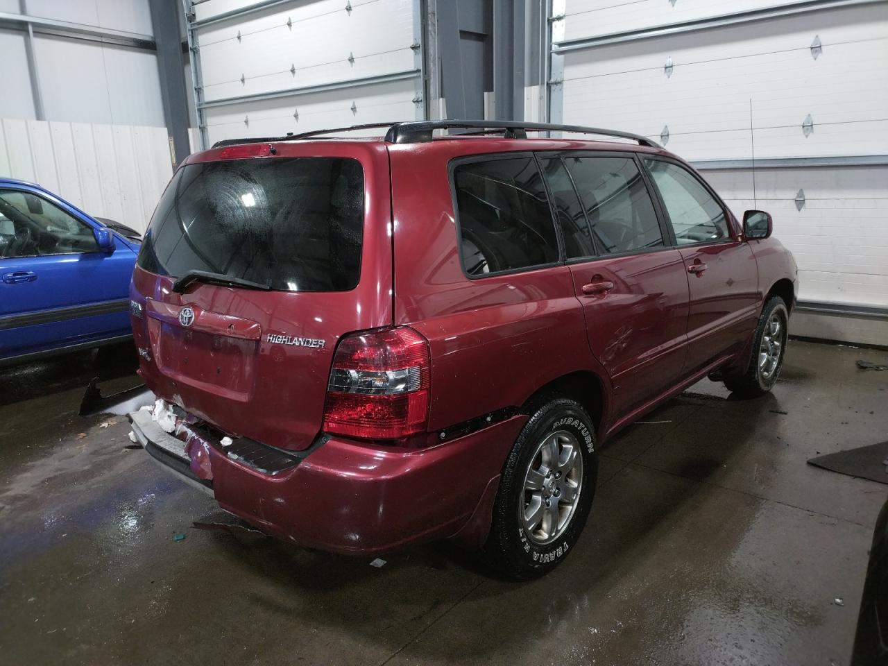 Photo 4 from auction – 2004 TOYOTA HIGHLANDER with VIN JTEEP21A840028554