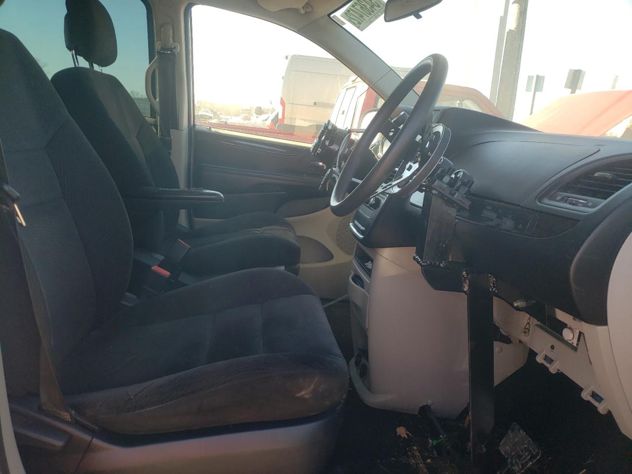 Photo 5 from auction – 2014 DODGE GRAND CARA with VIN 2C4RDGBG8ER465119