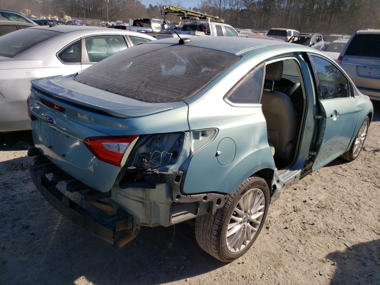 Photo 4 from auction – 2012 FORD FOCUS SEL with VIN 1FAHP3H21CL247624