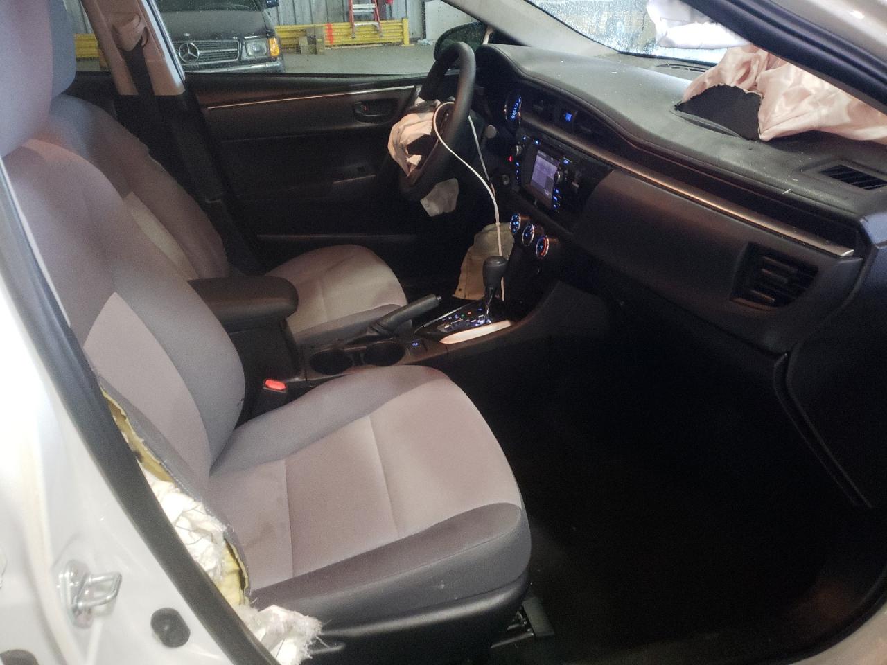 Photo 5 from auction – 2016 TOYOTA COROLLA L with VIN 5YFBURHE4GP405747