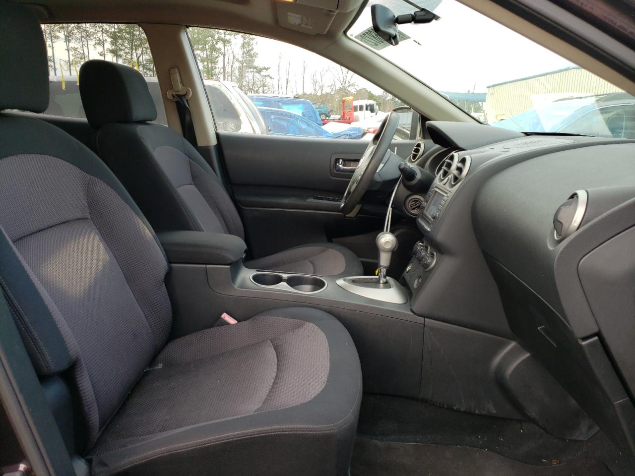 Photo 5 from auction – 2011 NISSAN ROGUE S with VIN JN8AS5MV0BW267323