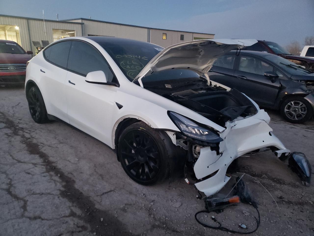 TESLA MODEL Y 2020 con VIN 5YJYGDEE3LF030948 - Foto de la subasta