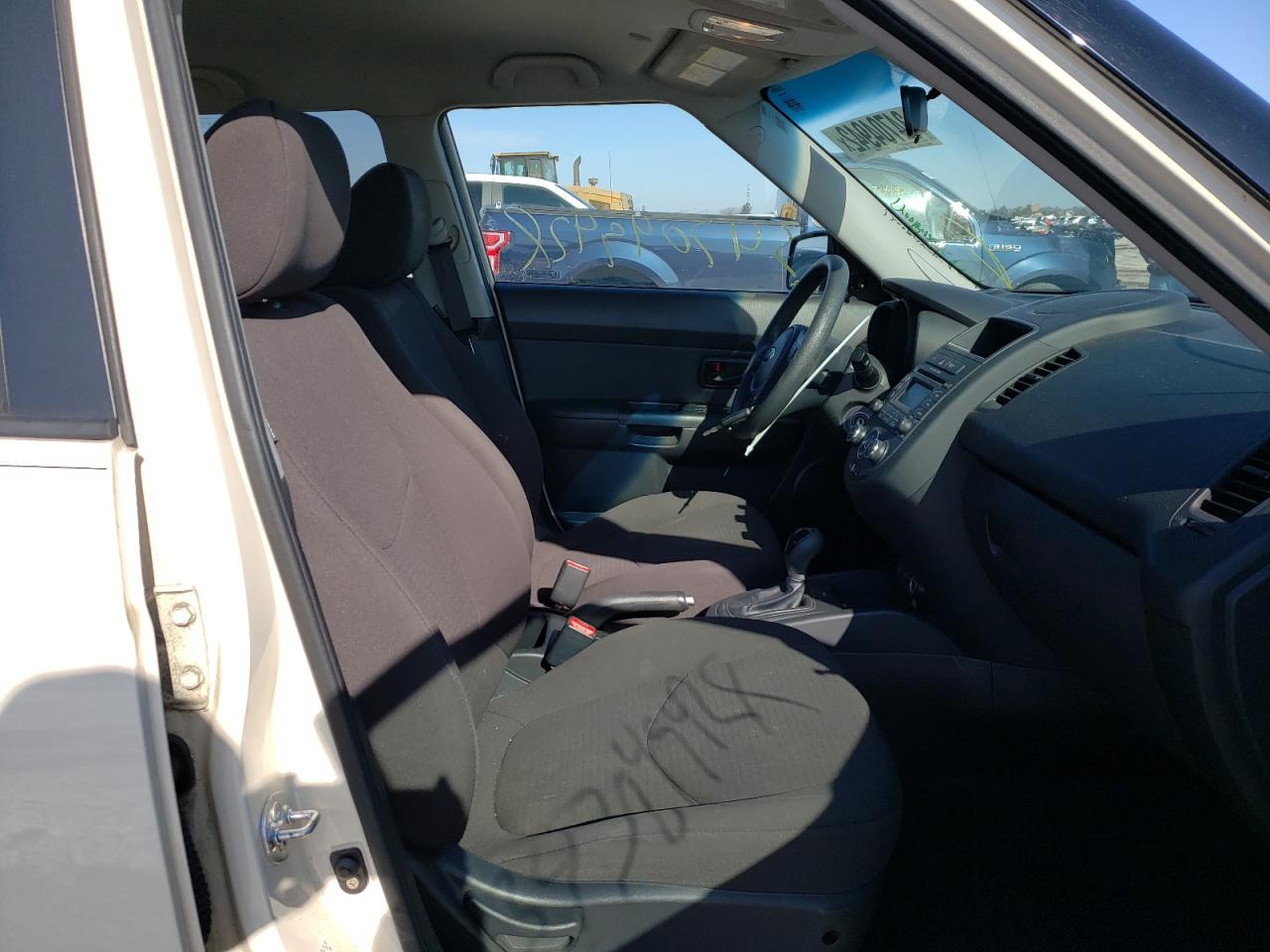 Photo 5 from auction – 2013 KIA SOUL with VIN KNDJT2A57D7757315