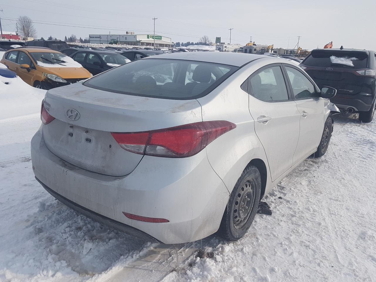 Photo 4 from auction – 2015 HYUNDAI ELANTRA SE with VIN 5NPDH4AE3FH577015