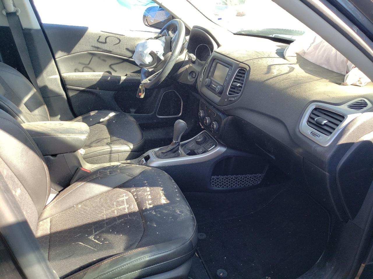 Photo 5 from auction – 2018 JEEP COMPASS LA with VIN 3C4NJDBB9JT175425