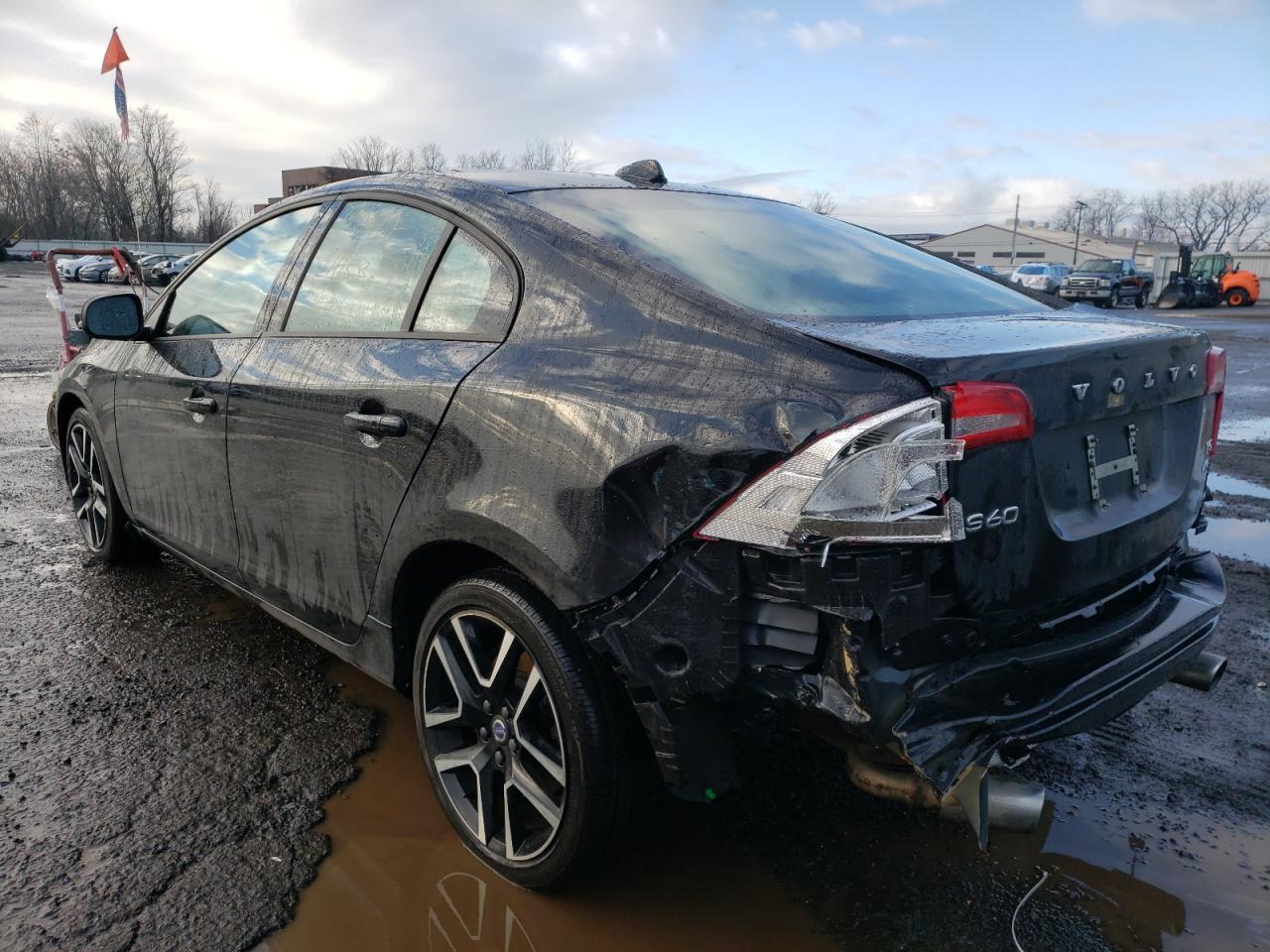 Photo 3 from auction – 2018 VOLVO S60 DYNAMI with VIN YV140MTL2J2460887