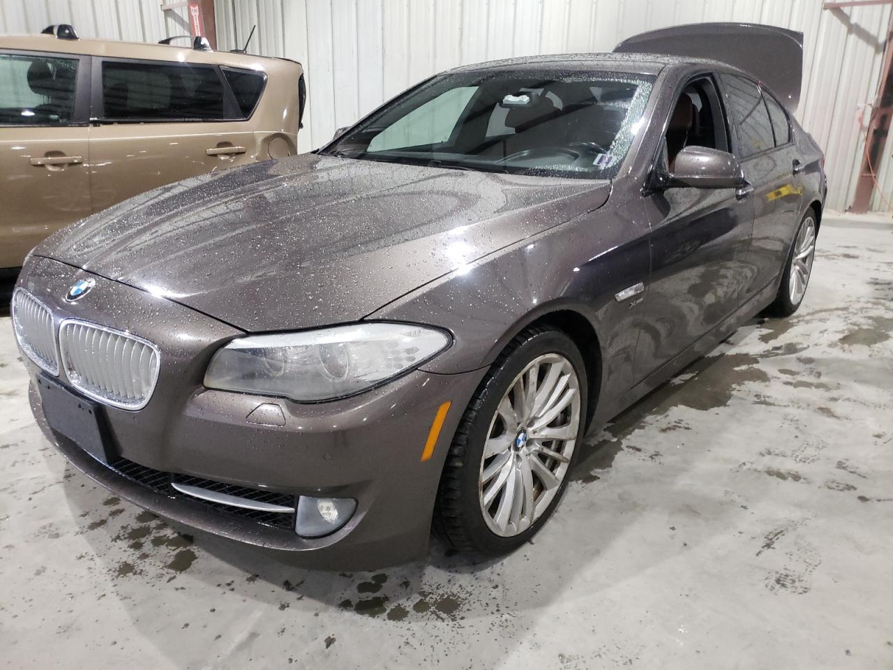 Photo 2 from auction – 2011 BMW 550 XI with VIN WBAFU9C59BC786423