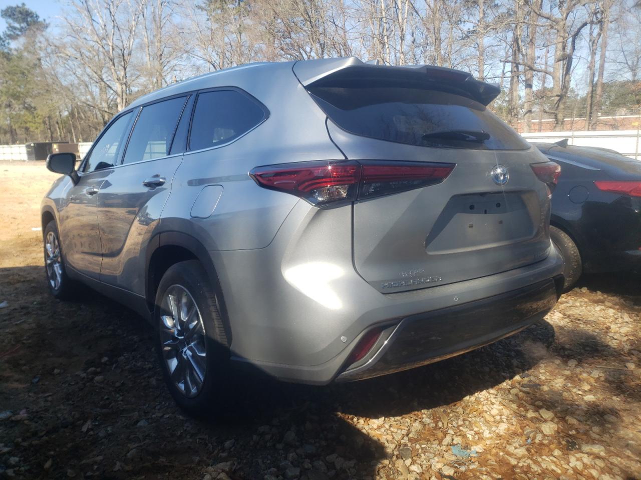 Photo 3 from auction – 2020 TOYOTA HIGHLANDER with VIN 5TDYARAH5LS003096