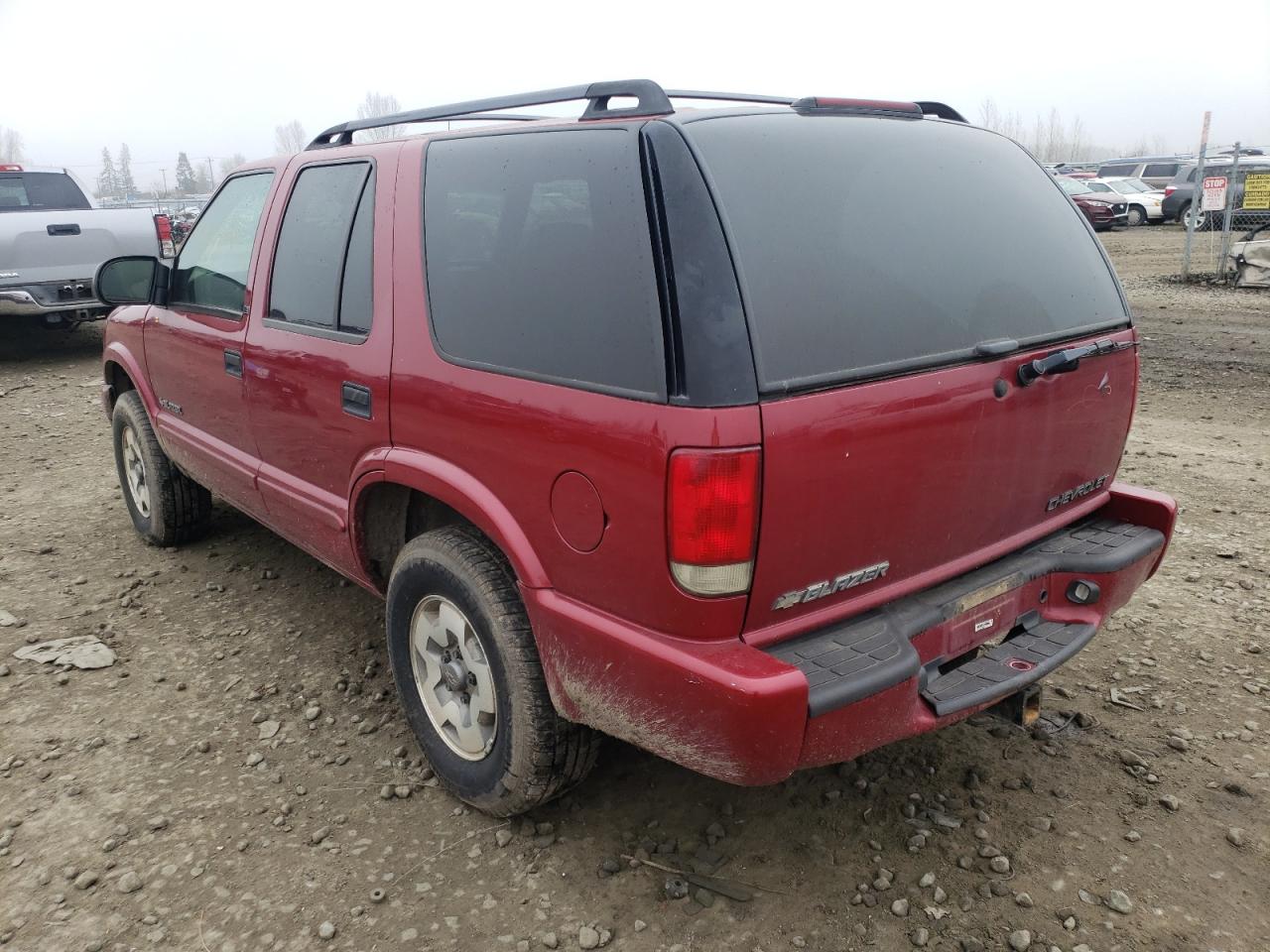 Photo 3 from auction – 2002 CHEVROLET BLAZER with VIN 1GNDT13W12K173152