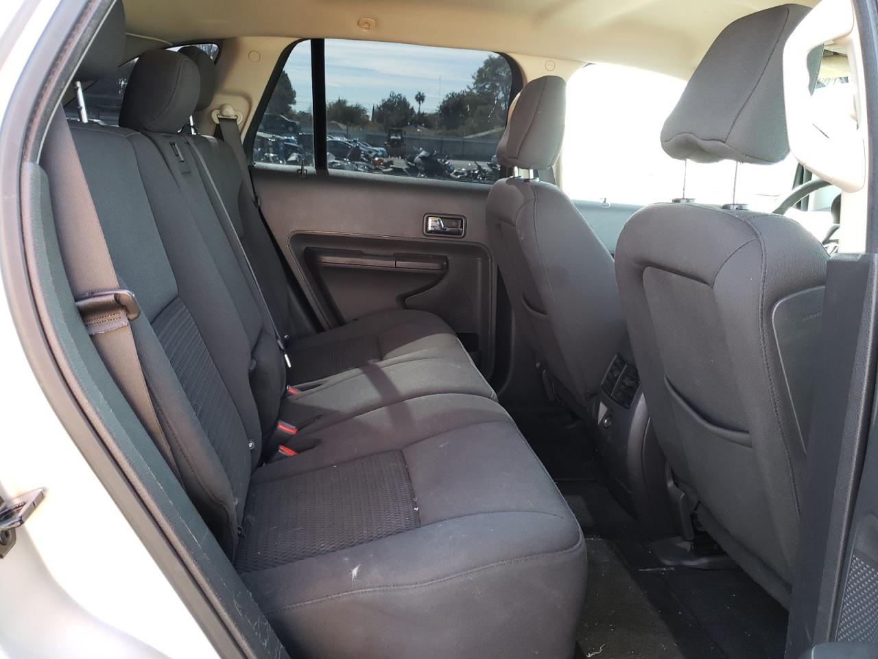 Photo 6 from auction – 2010 FORD EDGE SE with VIN 2FMDK3GC4ABA01130