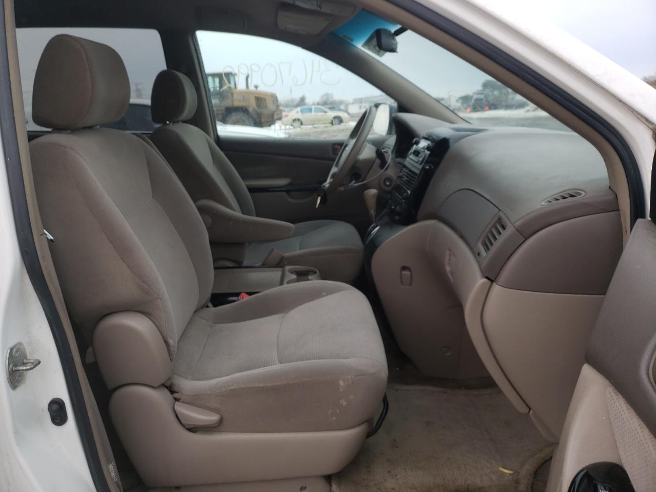 Photo 5 from auction – 2005 TOYOTA SIENNA CE with VIN 5TDZA23C75S333578