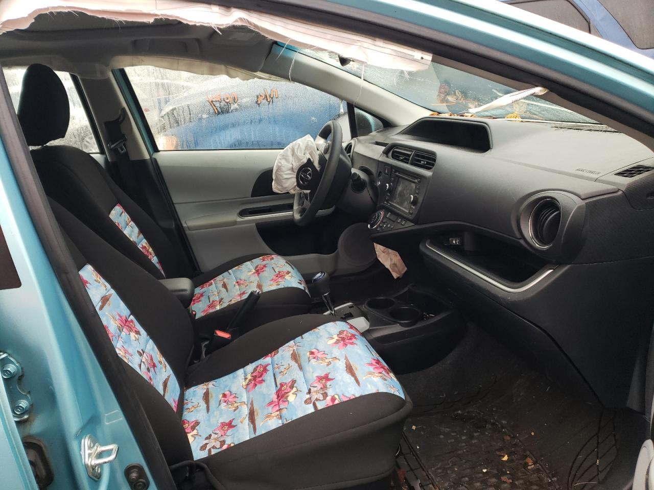 Photo 5 from auction – 2014 TOYOTA PRIUS C with VIN JTDKDTB39E1072824