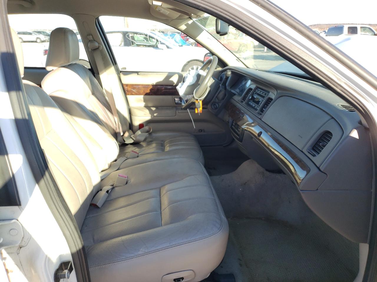 Photo 5 from auction – 2007 MERCURY GRAND MARQ with VIN 2MEFM75V07X623656