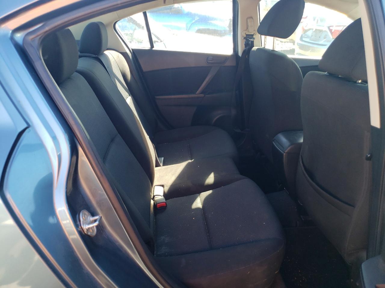 Photo 6 from auction – 2011 MAZDA 3 I with VIN JM1BL1UF8B1490270