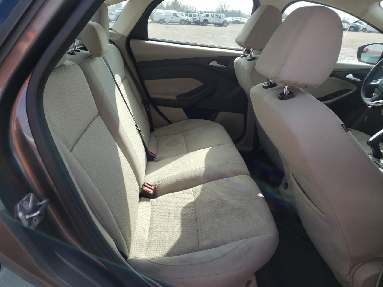 Foto 6 de la subasta – 2012 FORD FOCUS SEL con VIN 1FAHP3H28CL402332