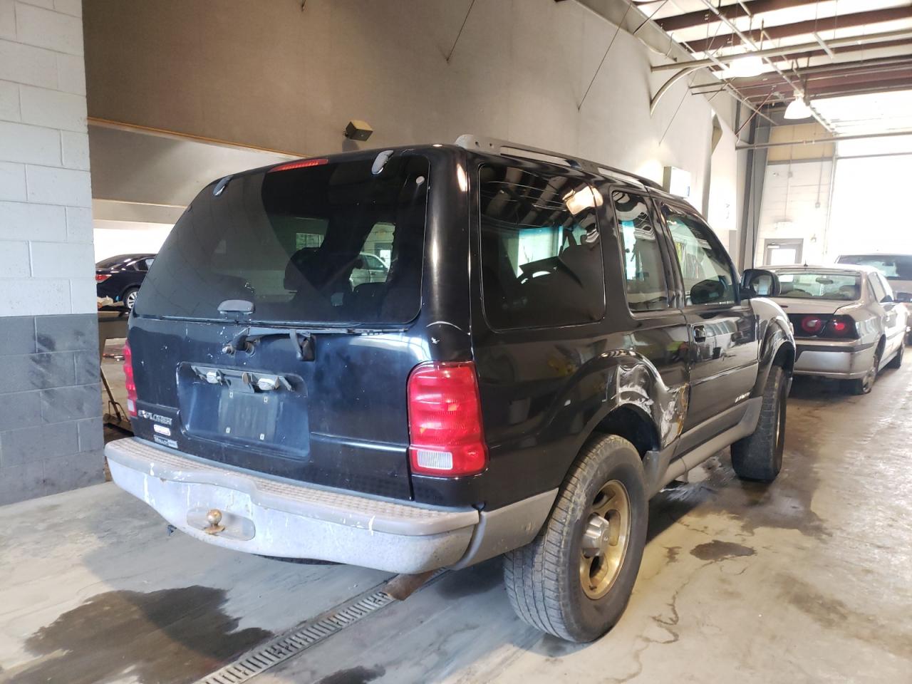 Photo 4 from auction – 2001 FORD EXPLORER S with VIN 1FMYU70E11UA33817