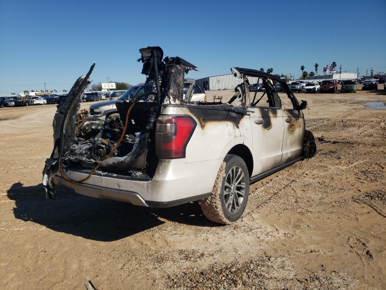Photo 4 from auction – 2018 FORD EXPEDITION with VIN 1FMJK1KTXJEA17545