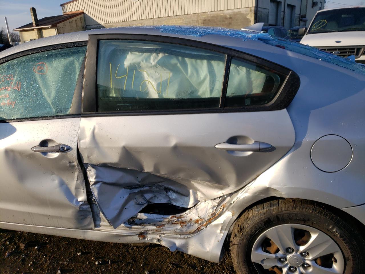 Photo 9 from auction – 2017 KIA FORTE LX with VIN 3KPFK4A74HE145519