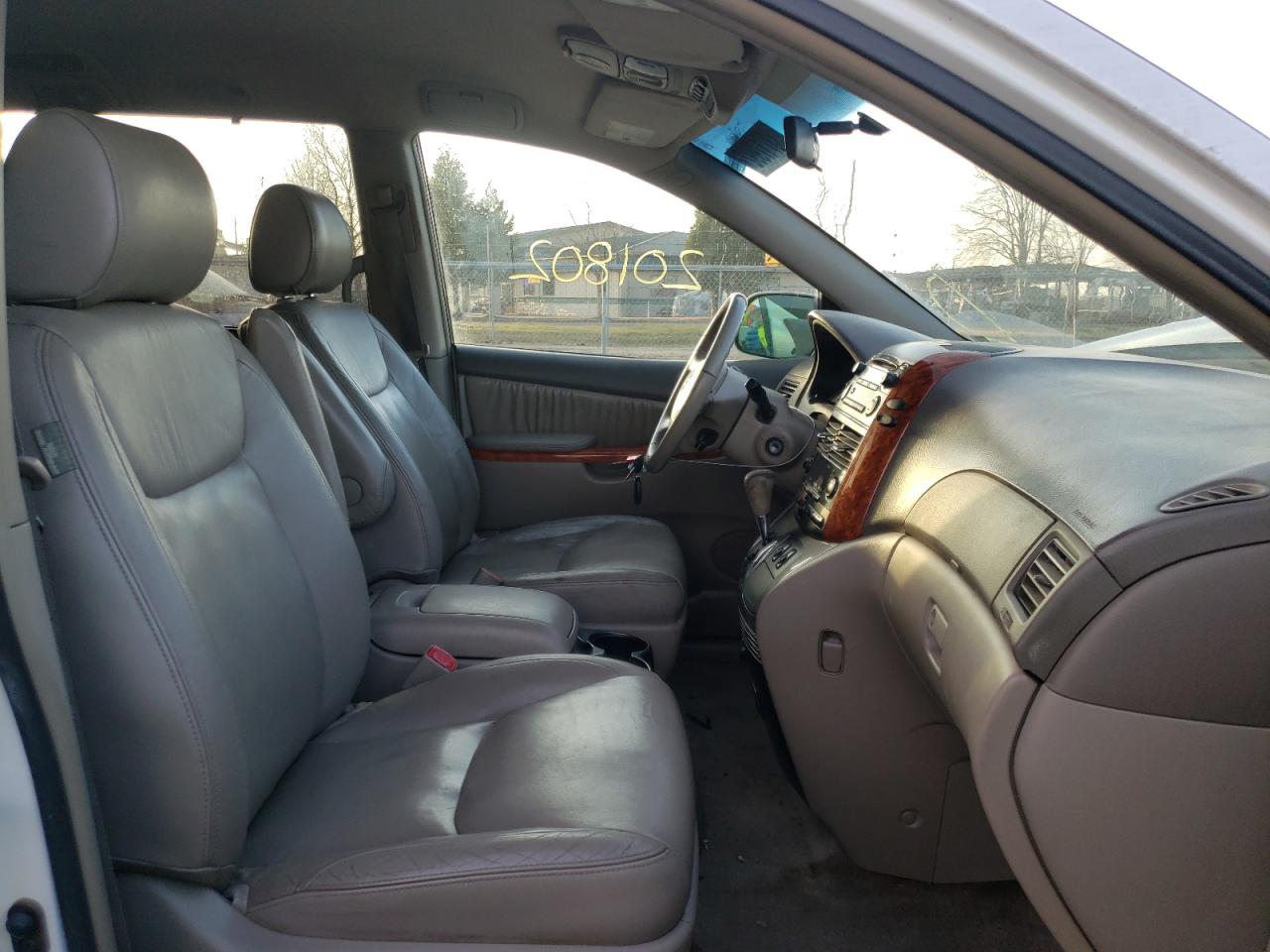 Photo 5 from auction – 2006 TOYOTA SIENNA XLE with VIN 5TDBA22C56S067904