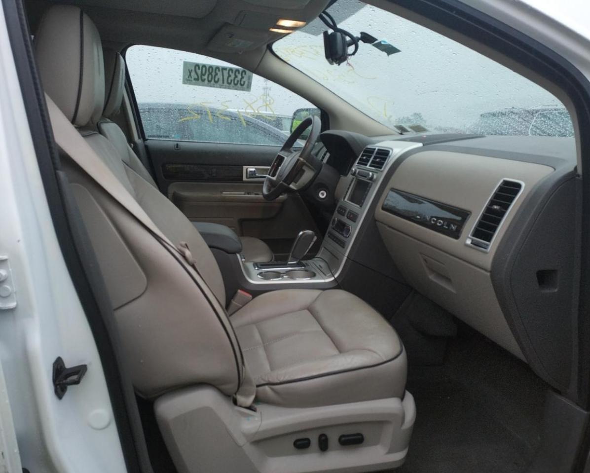 Photo 5 from auction – 2010 LINCOLN MKX with VIN 2LMDJ6JC6ABJ15261
