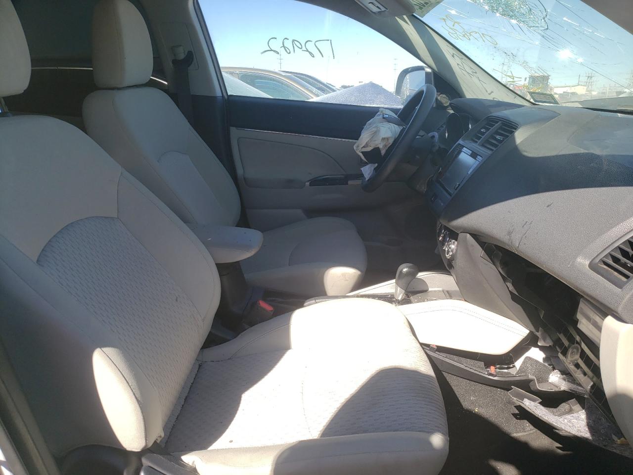 Photo 5 from auction – 2018 MITSUBISHI OUTLANDER with VIN JA4AP3AU4JU017858
