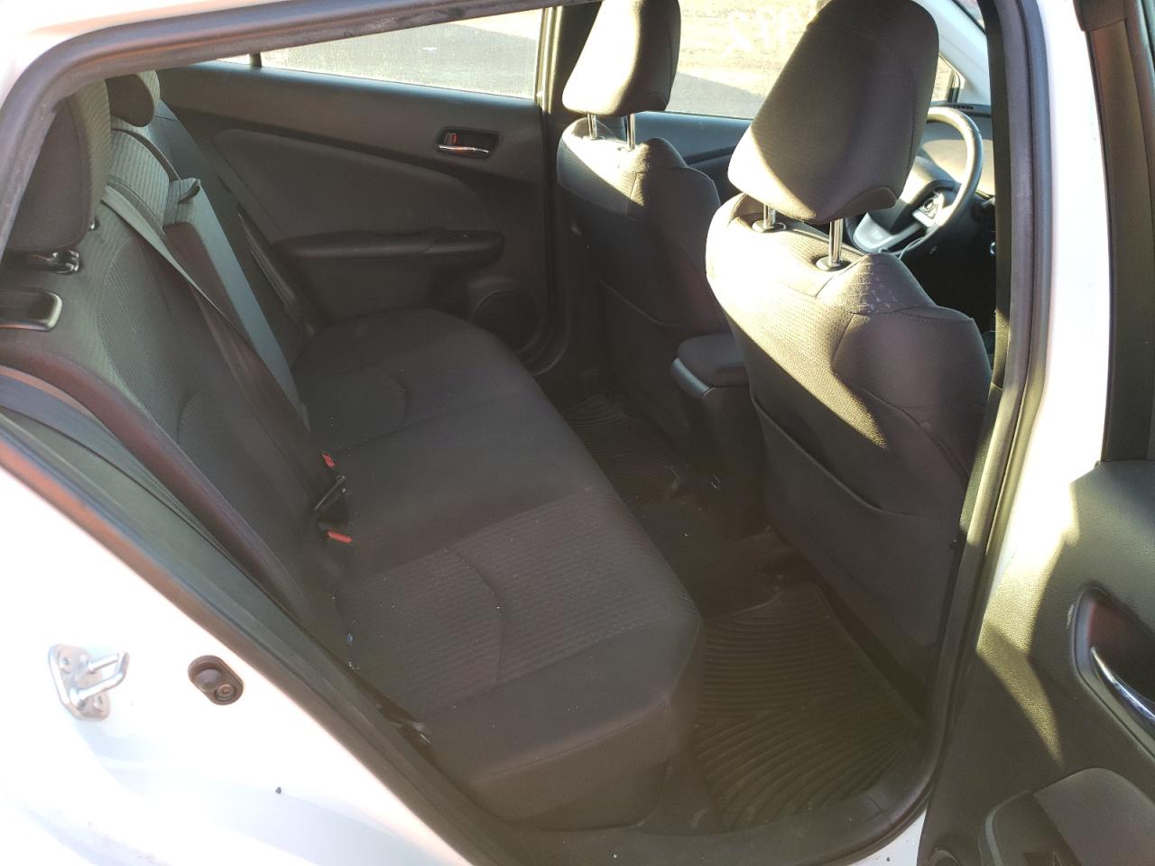 Photo 6 from auction – 2016 TOYOTA PRIUS with VIN JTDKARFU7G3026799