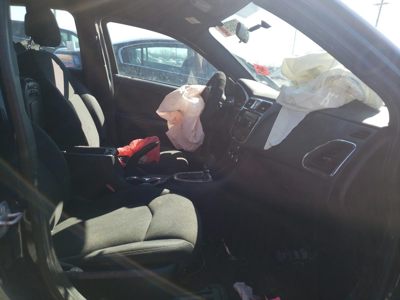 Photo 5 from auction – 2014 CHRYSLER 200 LX with VIN 1C3CCBAB2EN207035