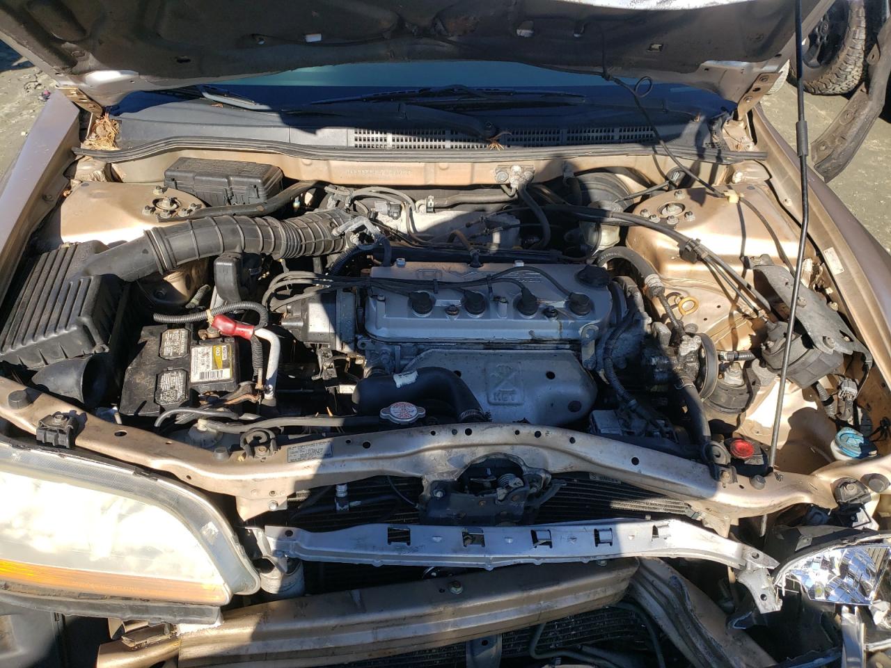 Photo 7 from auction – 2002 HONDA ACCORD LX with VIN 1HGCG564X2A080938
