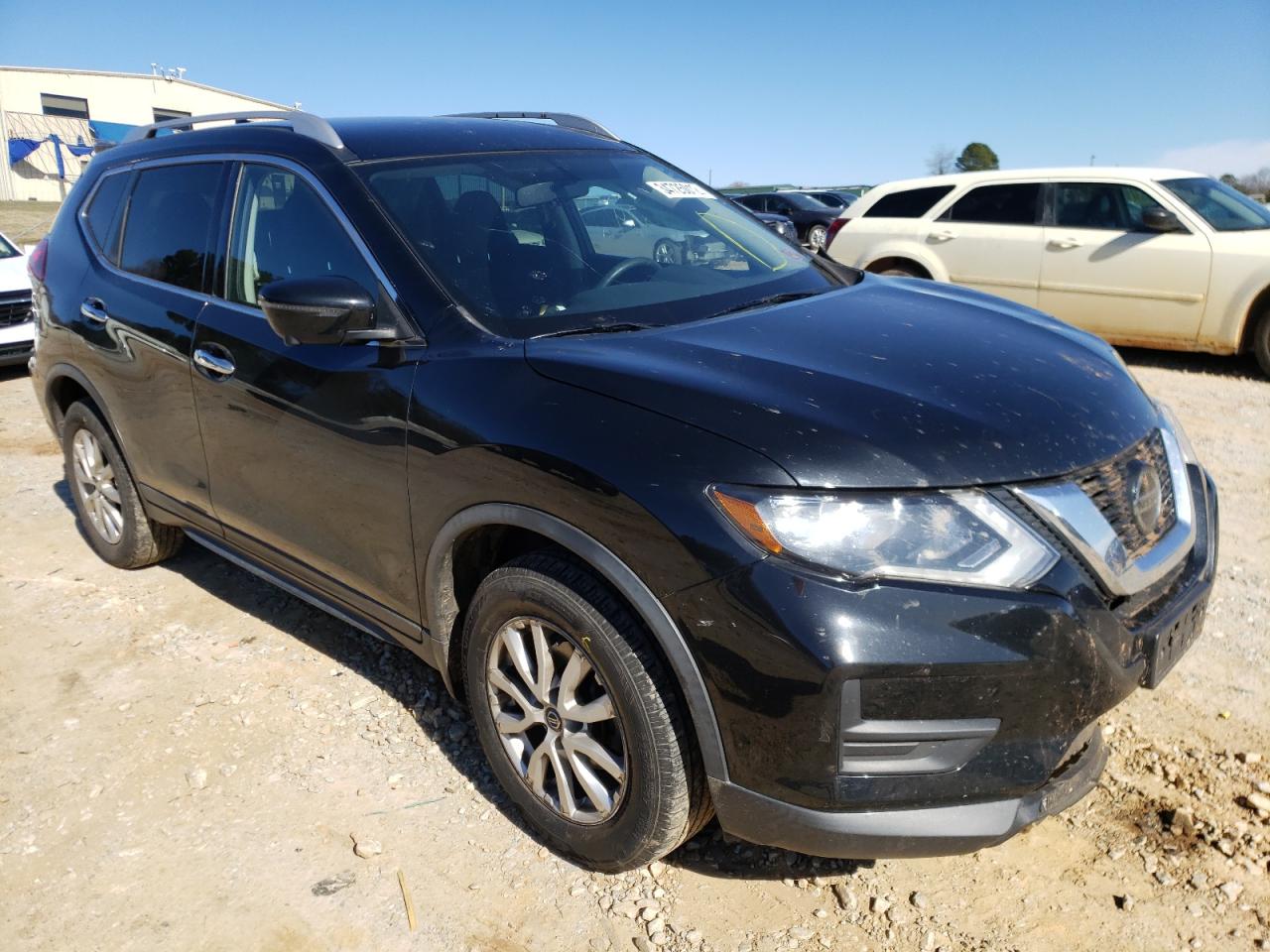 NISSAN ROGUE S 2018 with VIN KNMAT2MV5JP538473 - Photo from auction