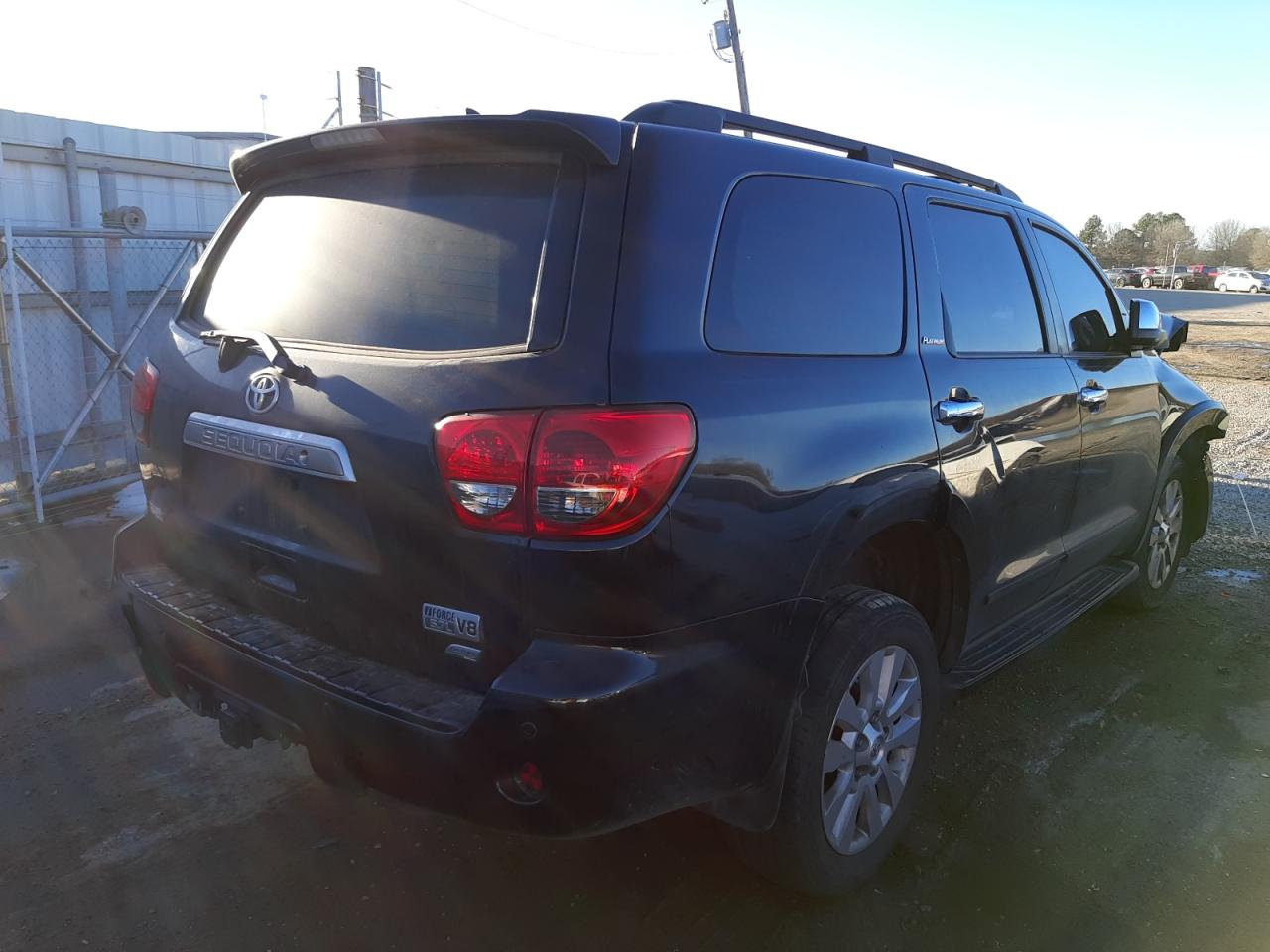 Photo 4 from auction – 2014 TOYOTA SEQUOIA PL with VIN 5TDDW5G13ES092785
