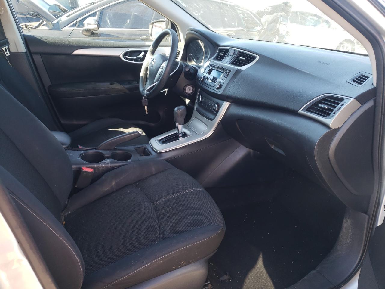 Photo 5 from auction – 2015 NISSAN SENTRA S with VIN 3N1AB7AP1FY364612