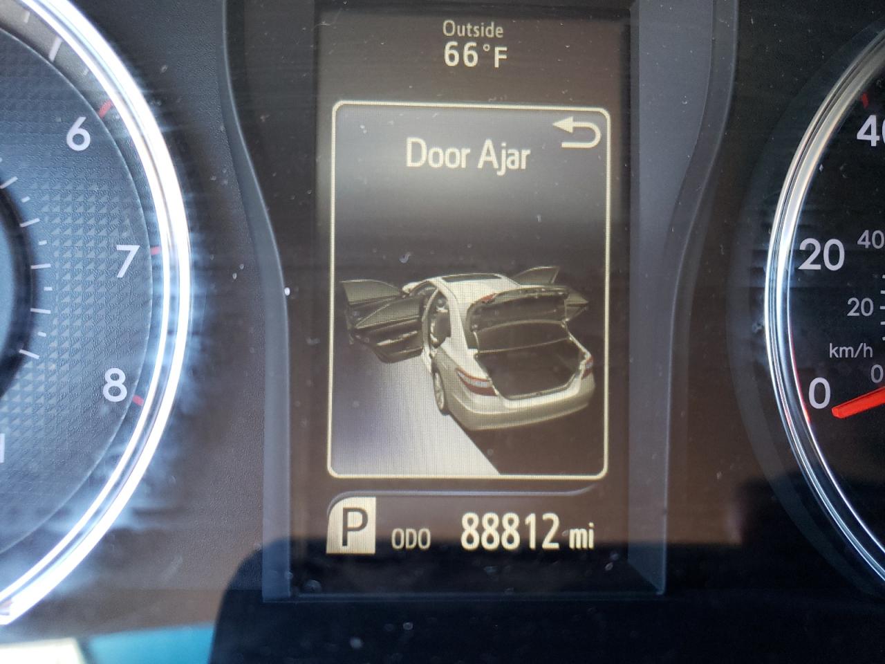 Photo 8 from auction – 2015 TOYOTA CAMRY LE with VIN 4T1BF1FK1FU096627