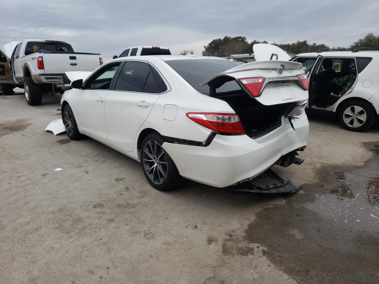 Photo 3 from auction – 2015 TOYOTA CAMRY LE with VIN 4T1BF1FK5FU484766
