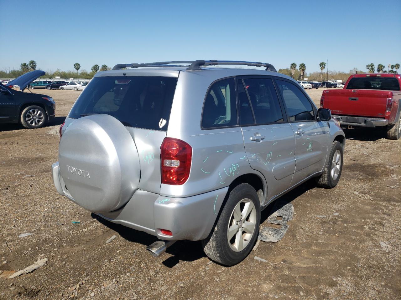 Photo 4 from auction – 2004 TOYOTA RAV4 with VIN JTEGD20V640046606