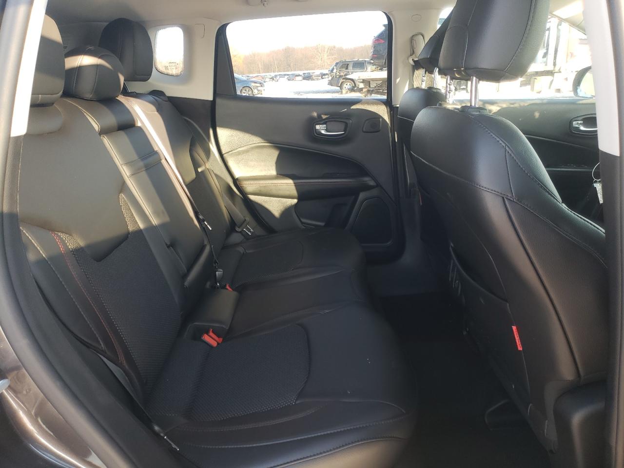 Photo 6 from auction – 2018 JEEP COMPASS TR with VIN 3C4NJDDB2JT201005