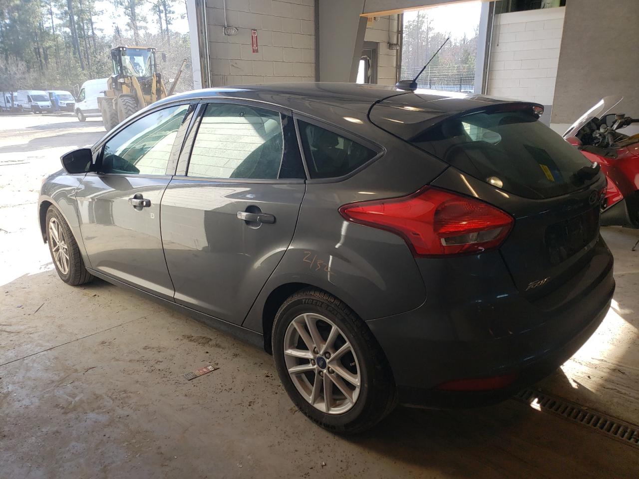 Photo 3 from auction – 2018 FORD FOCUS SE with VIN 1FADP3K20JL221035
