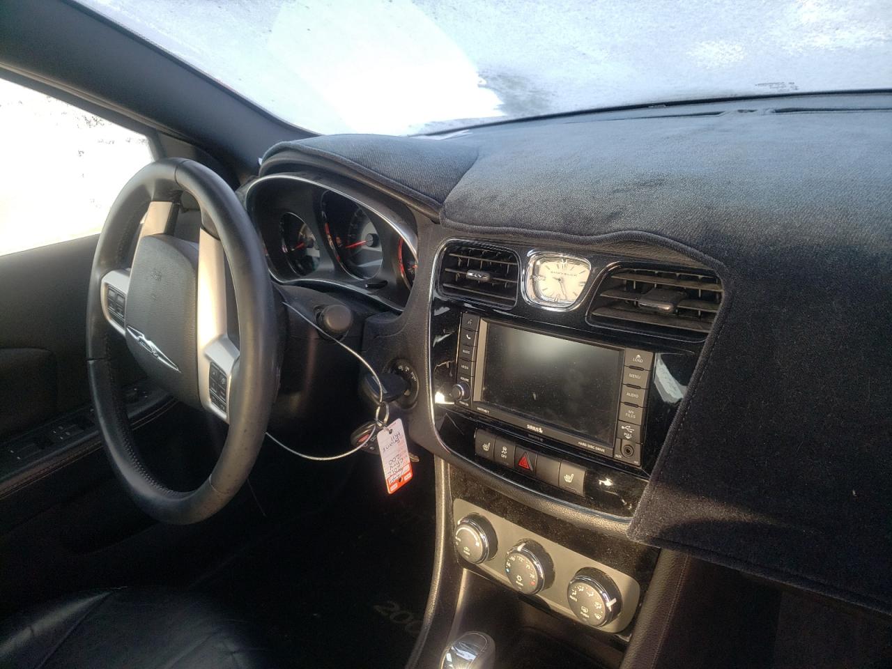 Photo 9 from auction – 2012 CHRYSLER 200 LIMITE with VIN 1C3CCBCB5CN306331